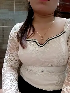 Snapshot of Sury_sexyy chatting on 03/25/26, 07:58 Sury sexyy online show from 03/25/26, 07:58