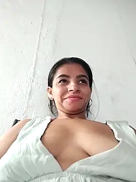 Snapshot of leidi-95- chatting on 03/27/26, 02:06 leidi-95- online show from 03/27/26, 02:06