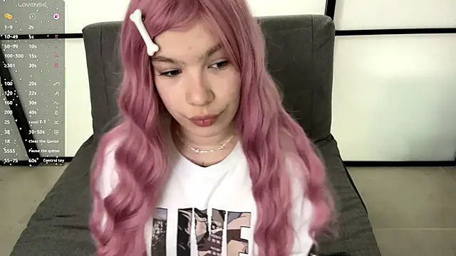 NerissaDeloria online show from 04/07/26, 08:37
