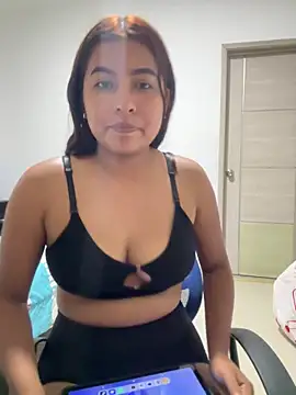 yuliana056 online show from 04/10/26, 02:28