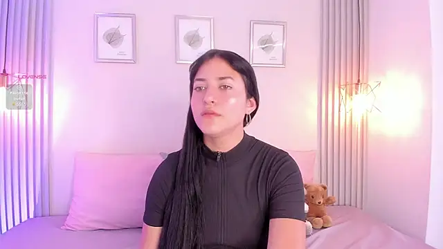 Snapshot of Sallyrosee_ chatting on 07/17/26, 04:23 Sallyrosee online show from 07/17/26, 04:23