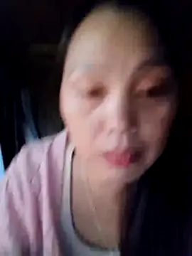 Snapshot of Abi-ni chatting on 05/17/26, 11:23 Abi-ni online show from 05/17/26, 11:23