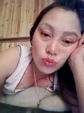 Snapshot of Abi-ni chatting on 05/18/26, 04:07 Abi-ni online show from 05/18/26, 04:07