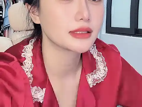 Snapshot of AmyLinee_1 chatting on 06/21/26, 04:59 AmyLinee 1 online show from 06/21/26, 04:59