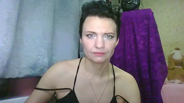 HotMamaQueen234 online show from 03/18/26, 08:23