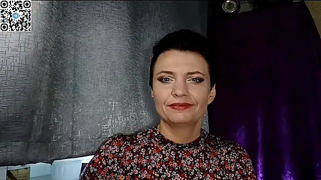 HotMamaQueen234 online show from 04/23/26, 08:57