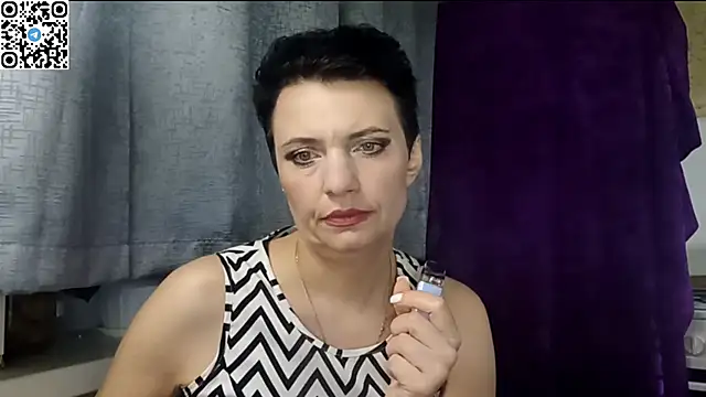 HotMamaQueen234 online show from 04/24/26, 08:55