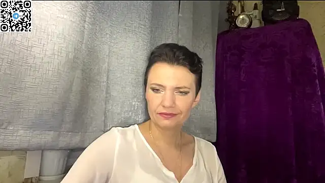HotMamaQueen234 online show from 05/25/26, 08:59