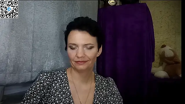 HotMamaQueen234 online show from 06/19/26, 12:15