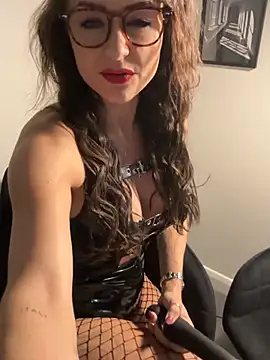 skarletthorne online show from 04/04/26, 11:02