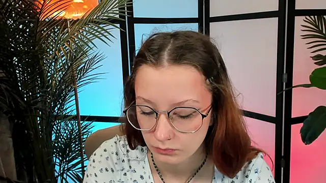 Snapshot of AmelieViolet chatting on 06/25/26, 03:17 AmelieViolet online show from 06/25/26, 03:17