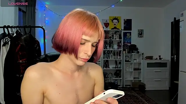 Snapshot of sweet_peach___ chatting on 04/15/26, 07:58 sweet peach online show from 04/15/26, 07:58