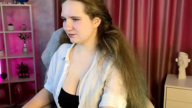 Snapshot of Amaliya_Evans chatting on 03/26/26, 05:57 Amaliya Evans online show from 03/26/26, 05:57