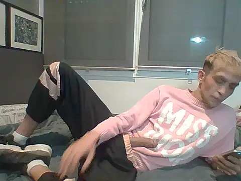 Snapshot of victororange chatting on 03/16/26, 03:05 victororange online show from 03/16/26, 03:05