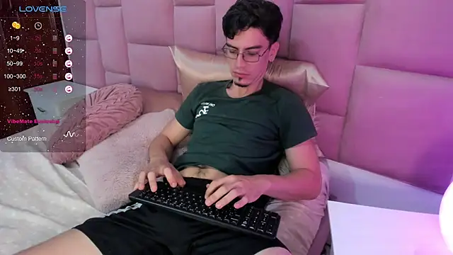 Snapshot of manu_ferx chatting on 04/27/26, 12:47 manu ferx online show from 04/27/26, 12:47