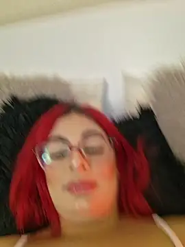 Scarlet Evanss  online show from 05/02/26, 08:03