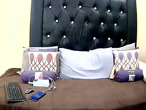 Snapshot of Blackberryxxx16 chatting on 05/02/26, 05:18 Blackberryxxx16 online show from 05/02/26, 05:18