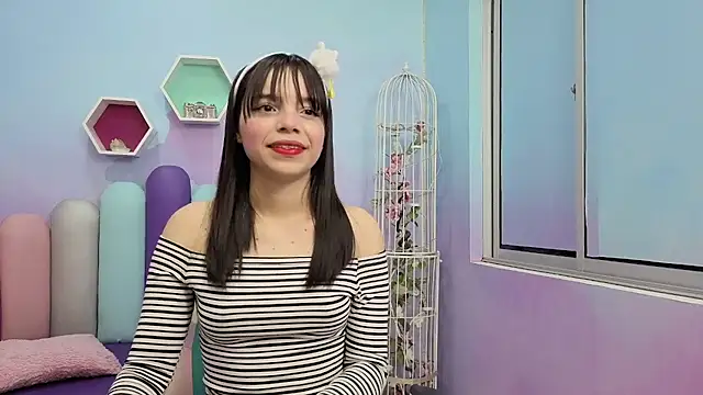 Snapshot of Isaa_Skinny chatting on 05/17/26, 03:48 Isaa Skinny online show from 05/17/26, 03:48