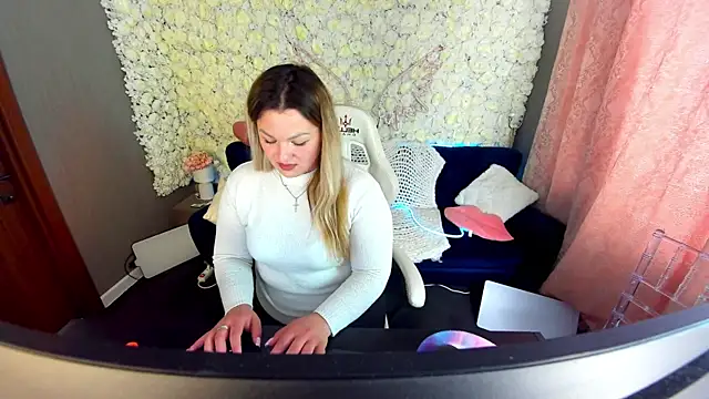 AlissyaGrayy online show from 04/18/26, 12:53
