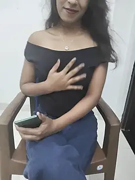 Snapshot of myra77 chatting on 04/24/26, 03:47 myra77 online show from 04/24/26, 03:47