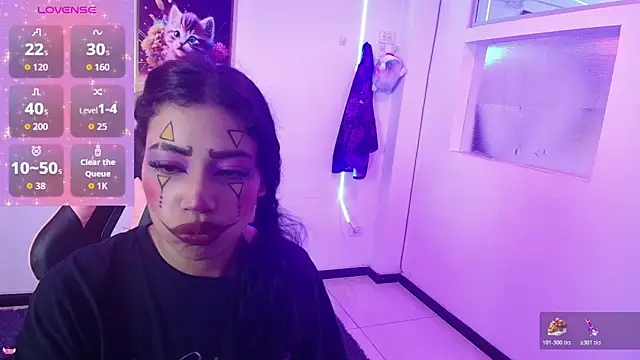 AryahMoonn online show from 04/28/26, 03:22