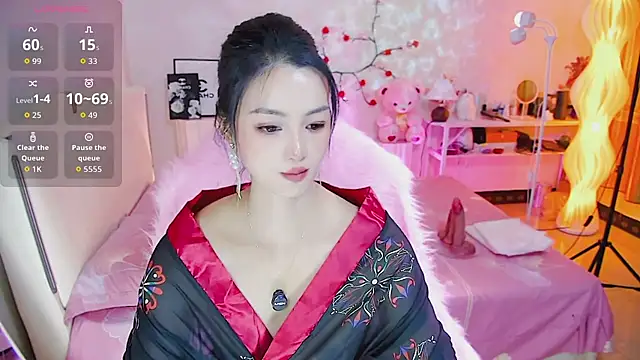Snapshot of Evelyn-007 chatting on 07/31/26, 03:28 Evelyn-007 online show from 07/31/26, 03:28