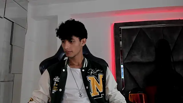 MaxiimoRomano  online show from 03/27/26, 12:27