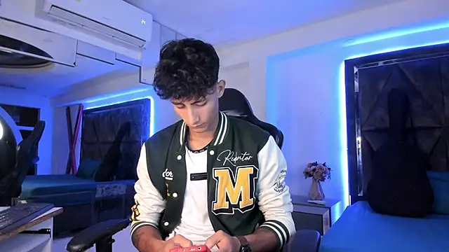 MaxiimoRomano  online show from 03/31/26, 01:00