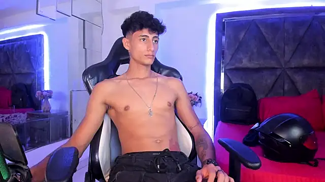MaxiimoRomano  online show from 04/01/26, 01:41