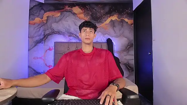 MaxiimoRomano  online show from 04/20/26, 01:14
