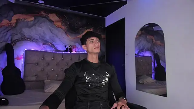 MaxiimoRomano  online show from 04/24/26, 01:35