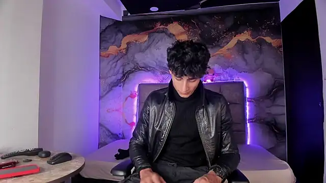 MaxiimoRomano  online show from 04/25/26, 01:41
