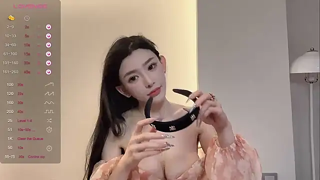 Snapshot of kiki-12 chatting on 04/28/26, 11:59 kiki-12 online show from 04/28/26, 11:59