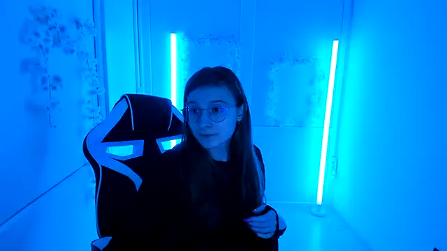 Mia kristal online show from 04/25/26, 07:11
