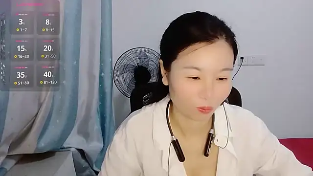 Snapshot of Lianzi-2026 chatting on 06/10/26, 11:42 Lianzi-2026 online show from 06/10/26, 11:42
