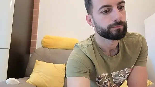 AmicisegretiITA online show from 04/23/26, 05:30