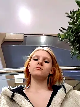 Snapshot of NinaParri chatting on 04/10/26, 03:12 NinaParri online show from 04/10/26, 03:12