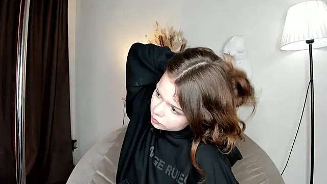 Jooany online show from 03/31/26, 05:19