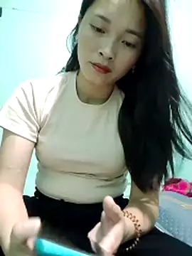 Snapshot of Phuongmyy chatting on 06/10/26, 02:27 Phuongmyy online show from 06/10/26, 02:27
