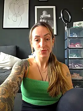 Snapshot of NicoleKaiser chatting on 03/29/26, 03:01 NicoleKaiser online show from 03/29/26, 03:01