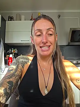 NicoleKaiser online show from 06/02/26, 04:42