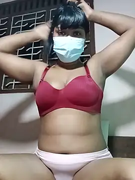 Snapshot of honeyi_babe chatting on 05/07/26, 06:24 honeyi babe online show from 05/07/26, 06:24
