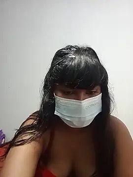 Snapshot of honeyi_babe chatting on 06/16/26, 01:36 honeyi babe online show from 06/16/26, 01:36