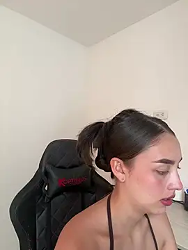 Snapshot of Lauren_Storm chatting on 08/06/26, 06:10 Lauren Storm online show from 08/06/26, 06:10