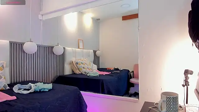 Snapshot of giana_gill chatting on 06/19/26, 11:36 giana gill online show from 06/19/26, 11:36