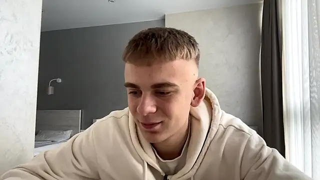 Snapshot of SoloFury chatting on 04/08/26, 10:37 SoloFury online show from 04/08/26, 10:37