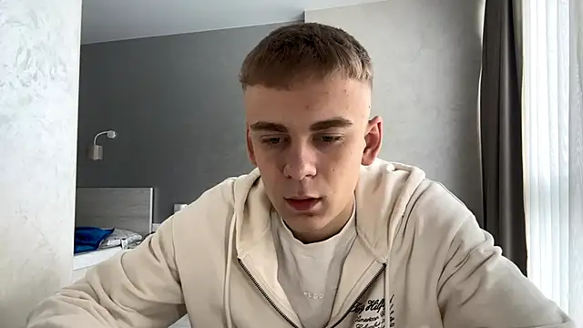 Snapshot of SoloFury chatting on 04/09/26, 10:09 SoloFury online show from 04/09/26, 10:09
