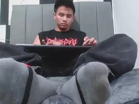 adonis latin 19 online show from 04/29/26, 07:53