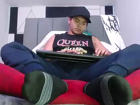adonis latin 19 online show from 06/04/26, 03:34