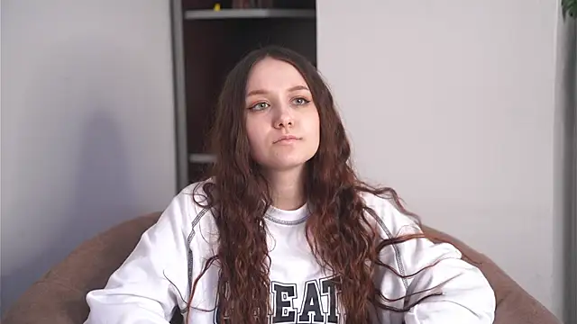 Snapshot of LonnaPariser chatting on 03/23/26, 11:14 LonnaPariser online show from 03/23/26, 11:14